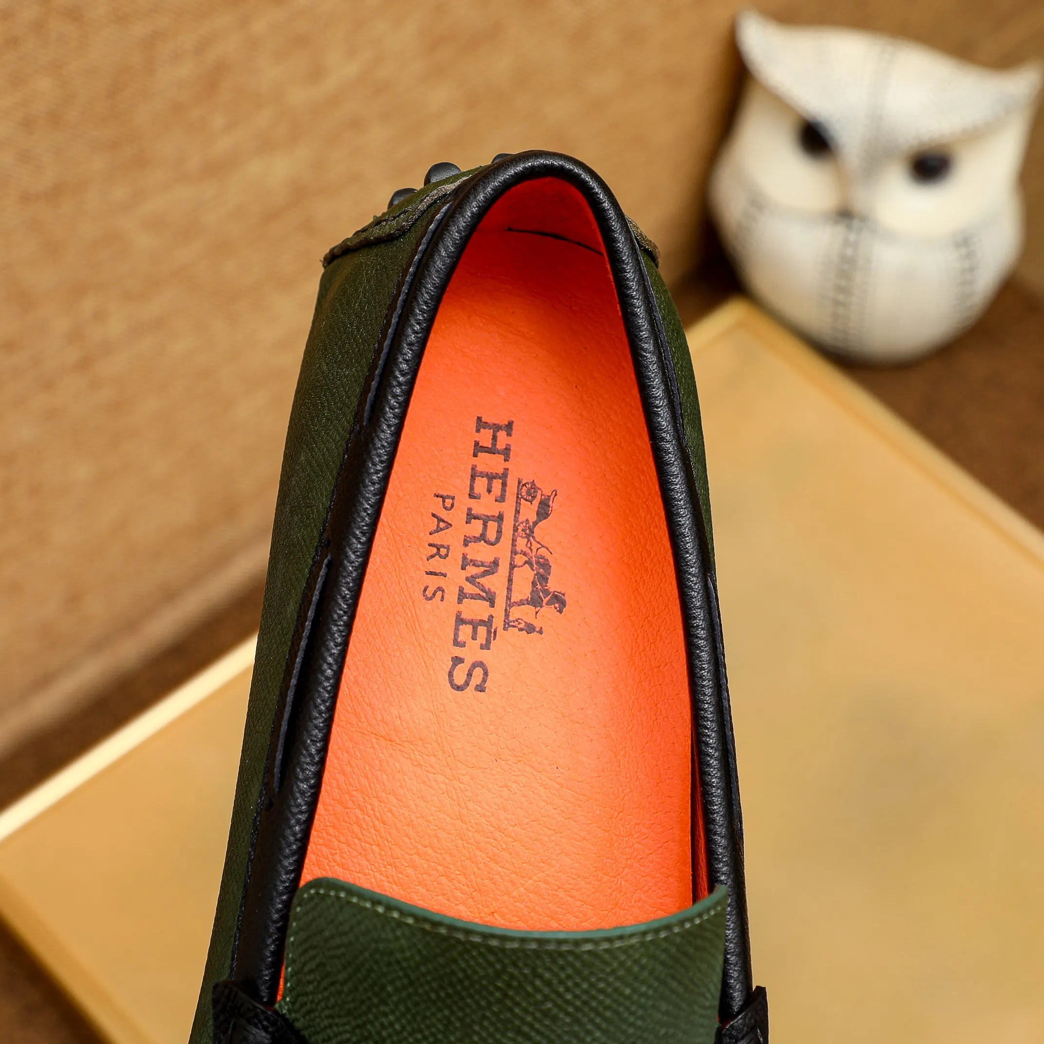 Factory price 380 🕷🕷【HERMES】The same style as Hermès counters🇨🇳Classic slip-on shoes 1:1 mold opening💯Original quality🍓Using imported first-layer cowhide🍅pig skin lining🌶🌶Super high-end men's leather shoes🇨🇳Solid and stable Very special🍇 Available in green! Code number 38-44 (45.46.47. Can be customized)